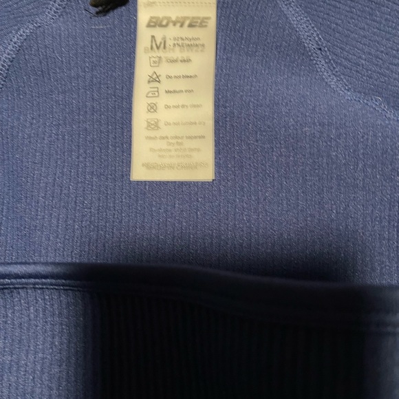 Cropped gym long sleeve top - Picture 3 of 3